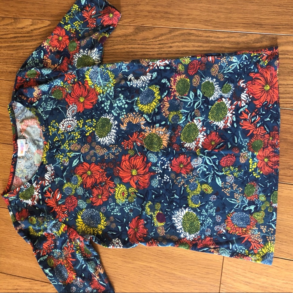 Lularoe top